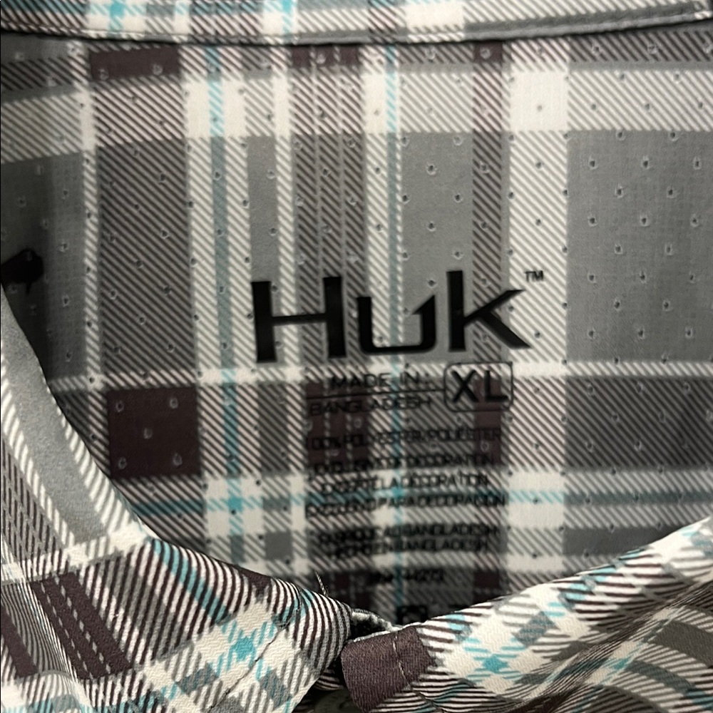 Huk Men's Fishing Outdoor Performance Gray Plaid Button-Down Long Sleeve Shirt